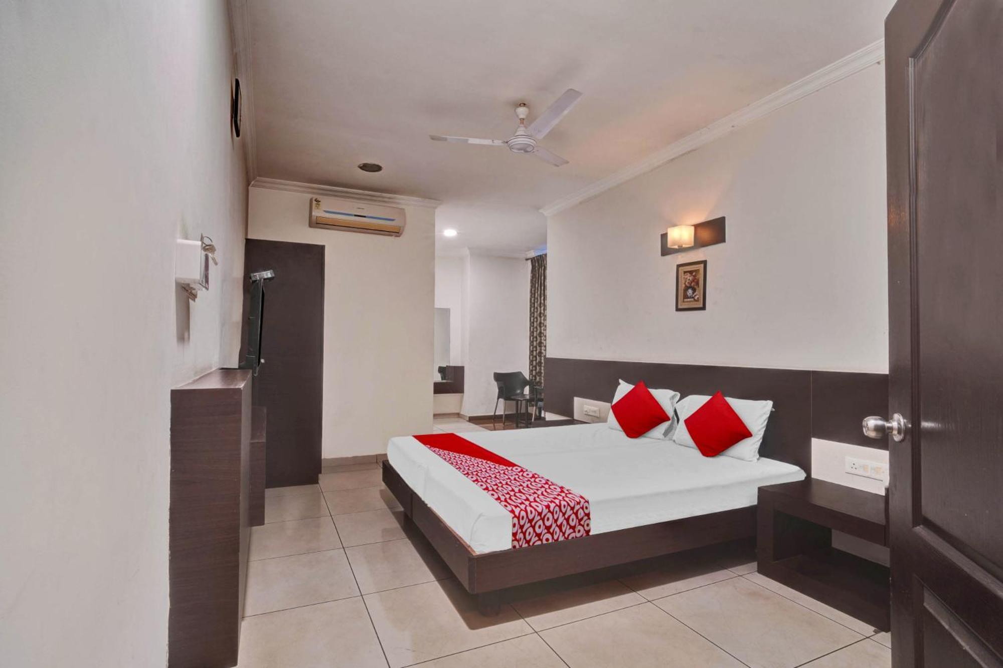 Hotel O Jk Inn Тирупур Екстериор снимка